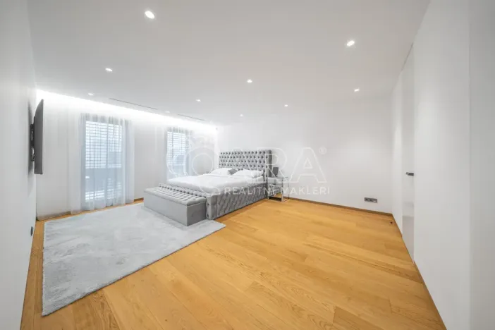 Pronájem rodinného domu, Vestec, V Lukách, 313 m2