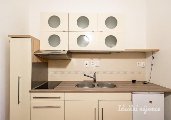 Pronájem bytu 2+kk, Praha - Žižkov, Víta Nejedlého, 43 m2