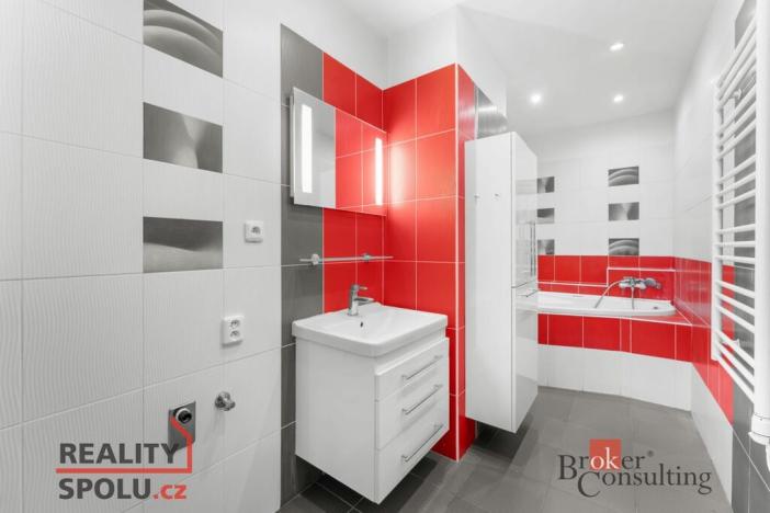 Prodej bytu 2+1, Rychnov nad Kněžnou, Na Trávníku, 62 m2