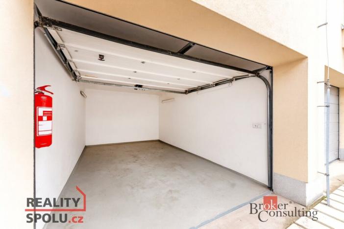 Prodej garáže, Pardubice - Trnová, Adolfa Opálky, 20 m2