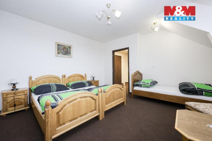 Prodej obchodního prostoru, Zvole, 1860 m2