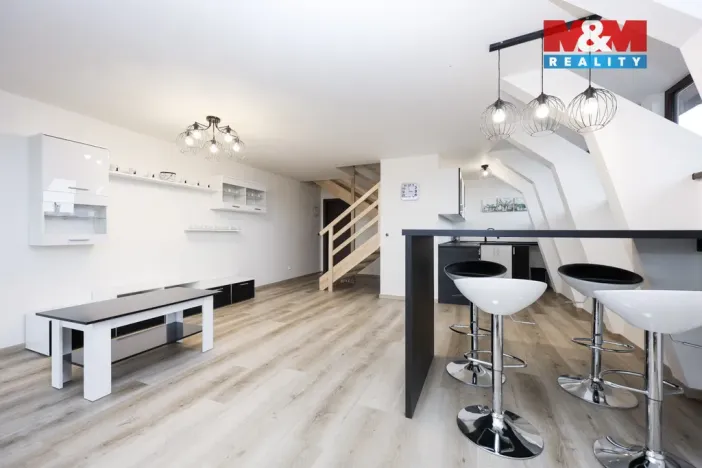 Prodej obchodního prostoru, Zvole, 1860 m2