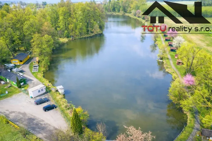 Prodej rybníku, Černožice, 44772 m2