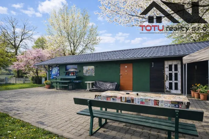 Prodej rybníku, Černožice, 44772 m2