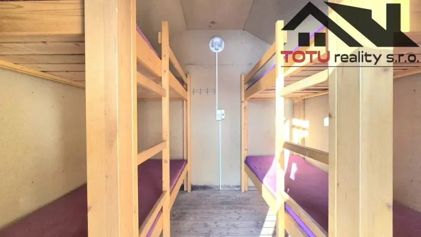 Prodej rybníku, Černožice, 44772 m2