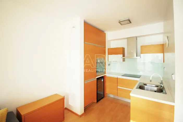 Pronájem bytu 2+kk, Praha - Košíře, Plzeňská, 49 m2