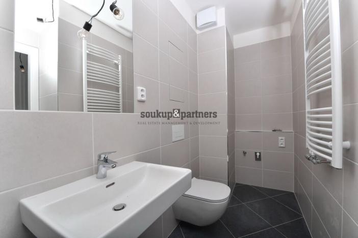 Prodej bytu 2+kk, Praha, Návarovská, 61 m2