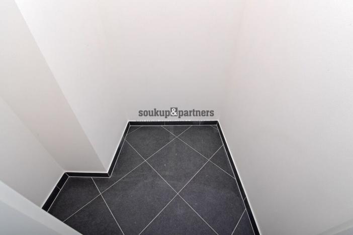 Prodej bytu 2+kk, Praha, Návarovská, 61 m2