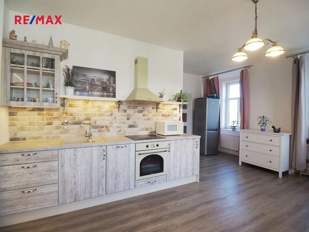 Prodej bytu 1+kk, Kounov, 30 m2