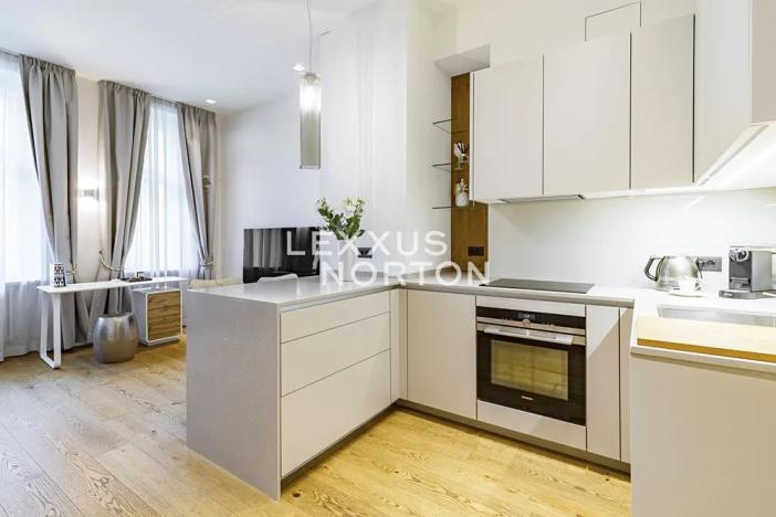 Prodej bytu 2+kk, Praha - Staré Město, Vězeňská, 62 m2