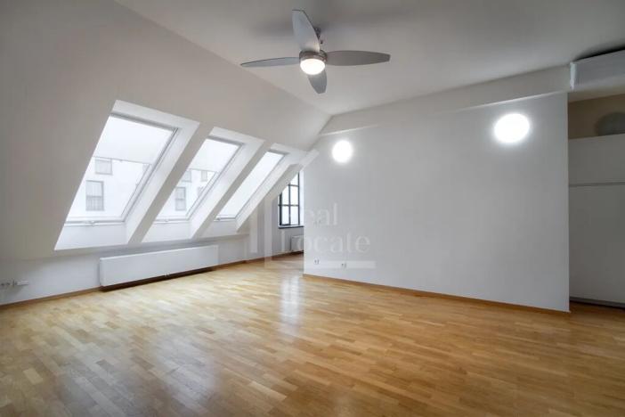 Pronájem bytu 1+kk, Praha - Karlín, Sokolovská, 76 m2