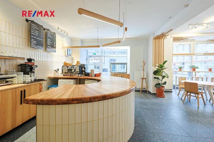 Pronájem obchodního prostoru, Plzeň, Americká, 210 m2