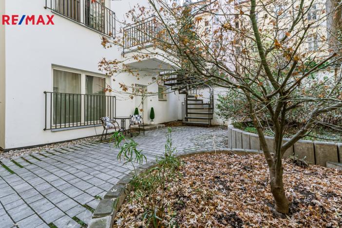 Prodej bytu 1+kk, Praha - Vinohrady, Rubešova, 36 m2