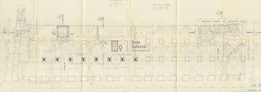 Pronájem obchodního prostoru, Jindřichův Hradec, nám. Míru, 520 m2