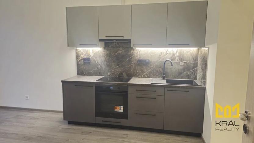 Pronájem bytu 2+kk, Praha - Smíchov, Nádražní, 52 m2