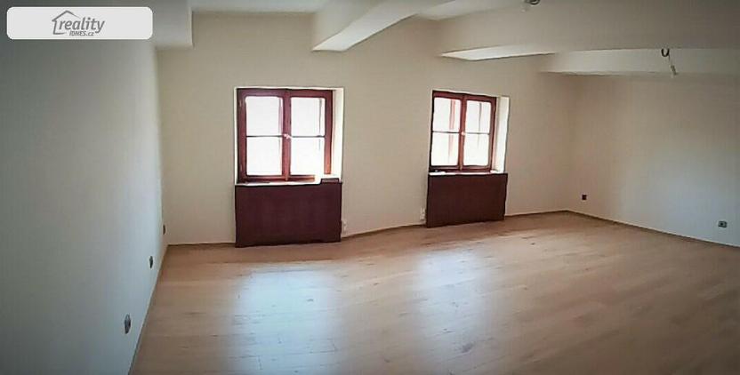 Pronájem bytu 2+1, Praha - Malá Strana, U lužického semináře, 74 m2