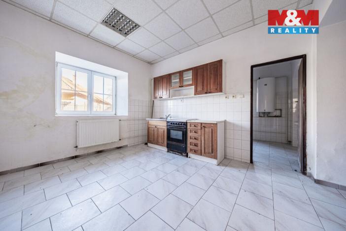 Prodej výrobních prostor, Načeradec, Zámecké náměstí, 1800 m2