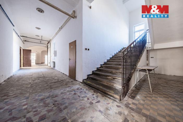 Prodej výrobních prostor, Načeradec, Zámecké náměstí, 1800 m2