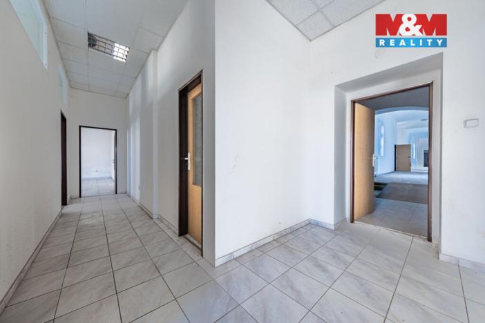 Prodej výrobních prostor, Načeradec, Zámecké náměstí, 1800 m2