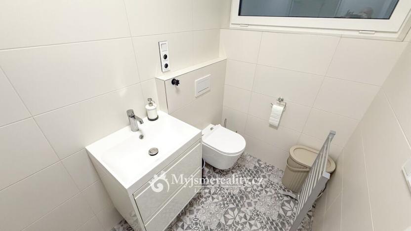 Prodej bytu 4+kk, Hluboké Mašůvky, 89 m2