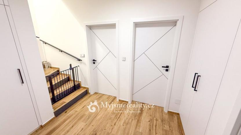 Prodej bytu 4+kk, Hluboké Mašůvky, 89 m2