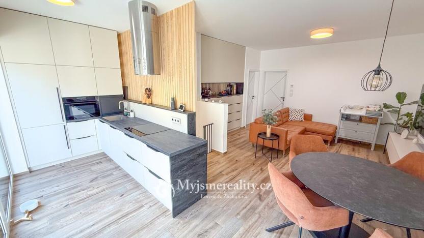 Prodej bytu 4+kk, Hluboké Mašůvky, 89 m2