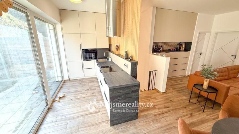 Prodej bytu 4+kk, Hluboké Mašůvky, 89 m2