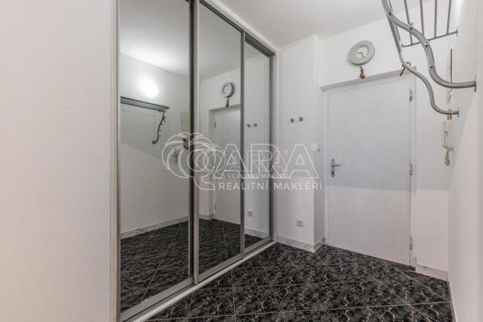 Pronájem bytu 1+1, Praha, U Zahradního města, 48 m2