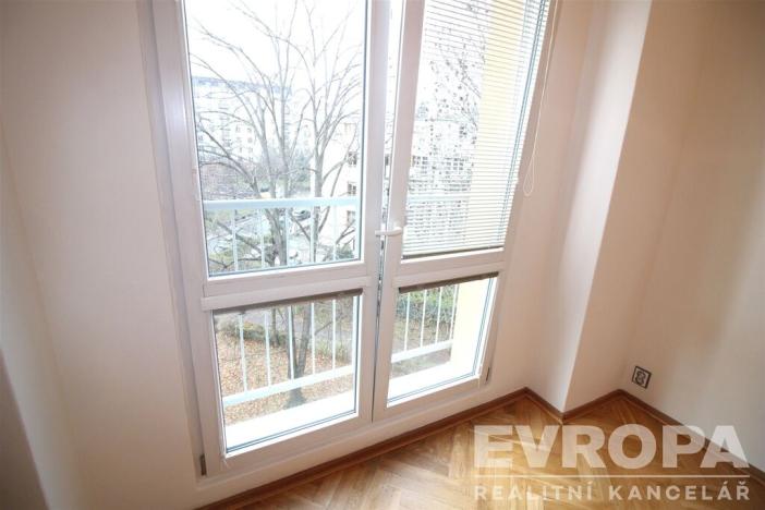 Pronájem bytu 2+1, Praha - Vršovice, Jakutská, 42 m2