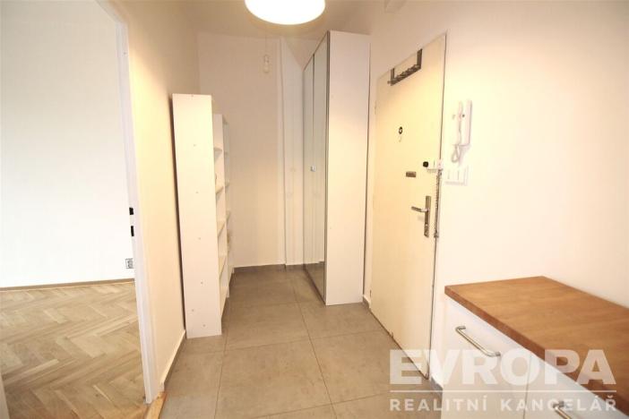 Pronájem bytu 2+1, Praha - Vršovice, Jakutská, 42 m2