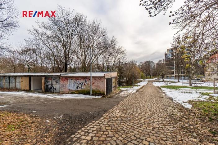 Prodej garáže, Praha - Břevnov, 18 m2