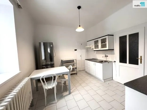 Pronájem bytu 1+1, Praha - Kobylisy, Zlonínská, 49 m2