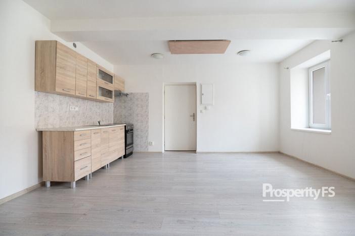 Prodej bytu 1+kk, Kladno - Dubí, Hradčanská, 33 m2