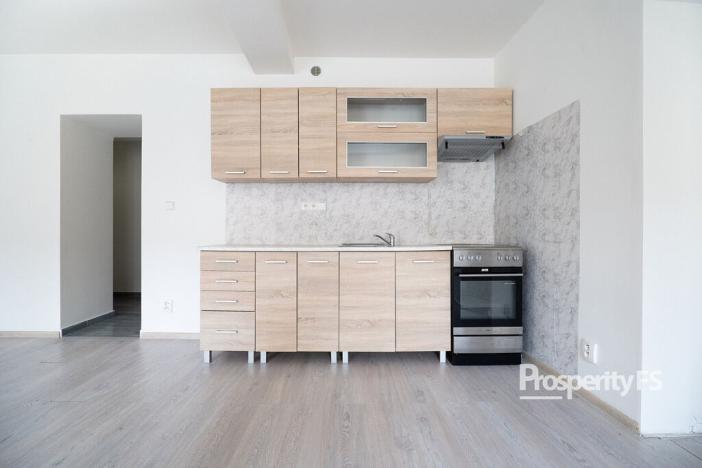 Prodej bytu 1+kk, Kladno - Dubí, Hradčanská, 33 m2