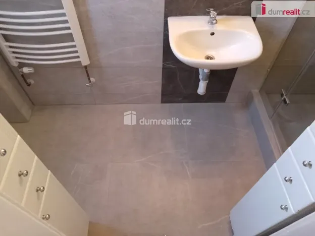 Pronájem komerční nemovitosti, Karlovy Vary - Rybáře, Sokolovská, 93 m2