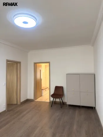 Pronájem bytu 2+1, Karlovy Vary, K. Čapka, 57 m2