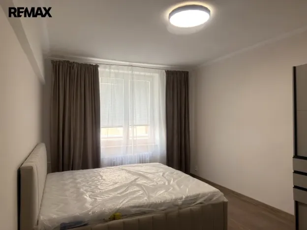 Pronájem bytu 2+1, Karlovy Vary, K. Čapka, 57 m2