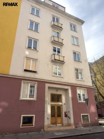 Pronájem bytu 2+1, Karlovy Vary, K. Čapka, 57 m2
