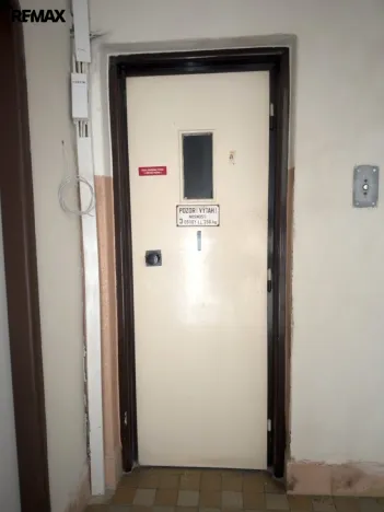 Pronájem bytu 2+1, Karlovy Vary, K. Čapka, 57 m2