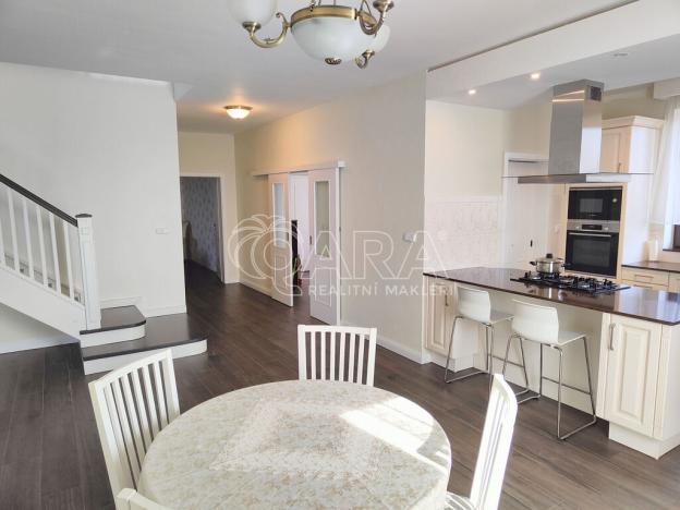 Pronájem rodinného domu, Vysoký Újezd, Pod Ovčínem, 354 m2