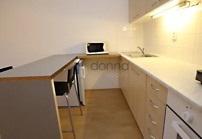 Pronájem bytu 1+kk, Hostivice, Za Mlýnem, 30 m2