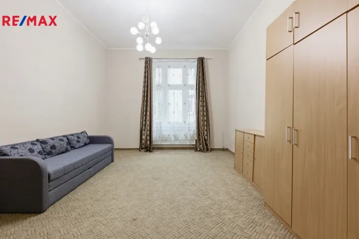 Prodej bytu 1+1, Karlovy Vary - Rybáře, Lad. Koubka, 34 m2