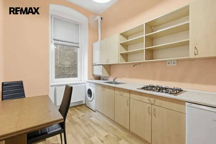 Prodej bytu 1+1, Karlovy Vary - Rybáře, Lad. Koubka, 34 m2