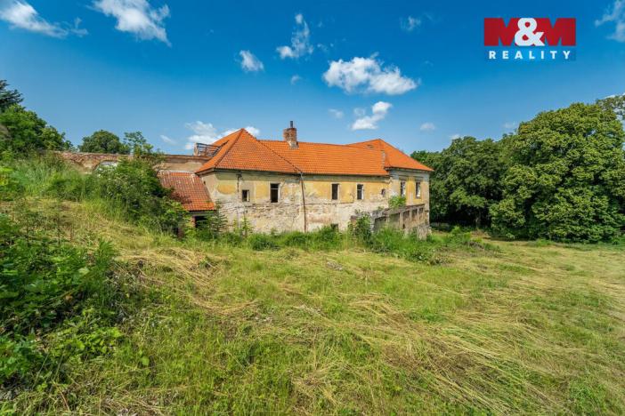 Prodej historického objektu, Zvoleněves, 5000 m2