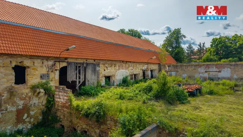 Prodej historického objektu, Zvoleněves, 5000 m2