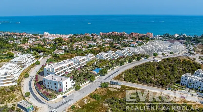 Prodej bytu 3+1, Estepona, Španělsko, Calle Obispo Jesús Catala Ibánez, 124 m2