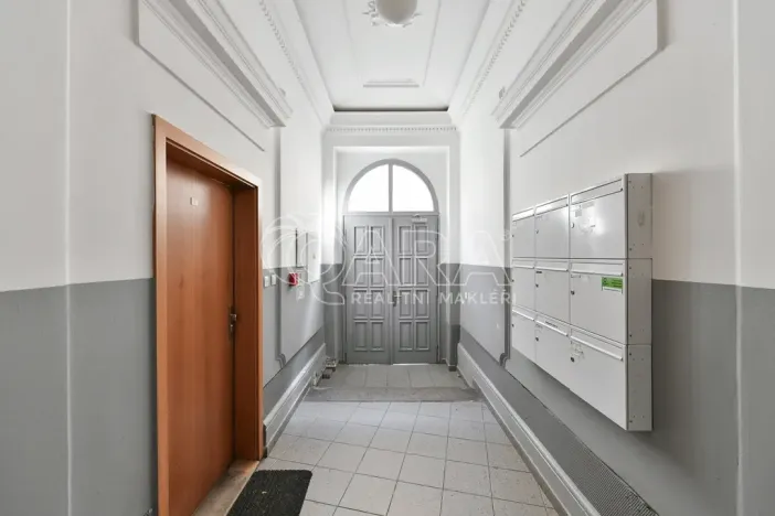 Pronájem bytu 2+kk, Praha - Vysočany, Zbuzkova, 44 m2