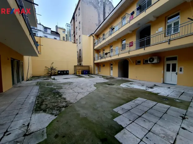 Pronájem obchodního prostoru, Praha - Nové Město, Lípová, 92 m2