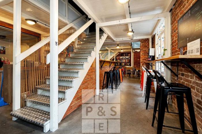 Prodej obchodního prostoru, Praha - Smíchov, Zborovská, 186 m2