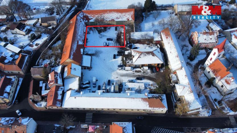 Pronájem komerčního pozemku, Ořech, Karlštejnská, 360 m2